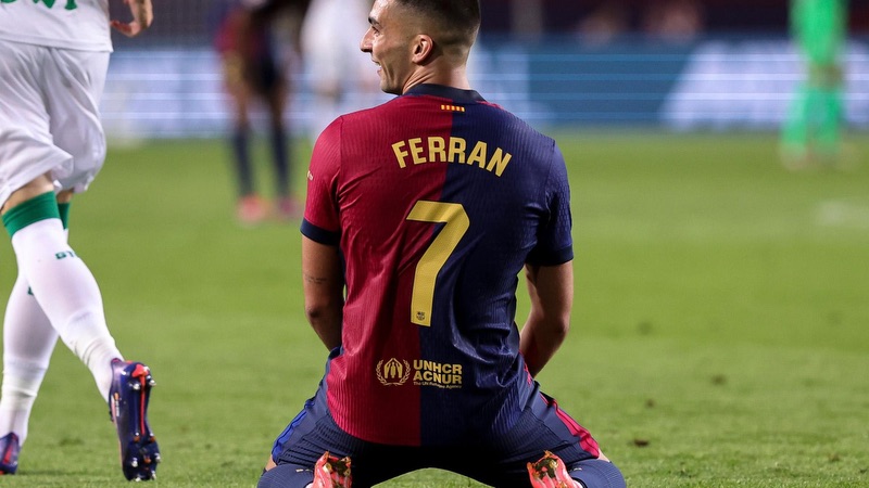 Hiện tại cái tên này còn đang gặp đầy những khó khăn Cầu thủ Ferran Torres - Cái tên may mắn nhưng kém tài